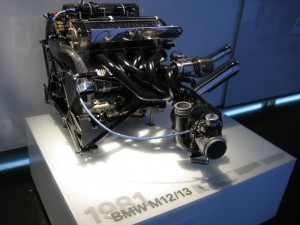 1024px-BMW_F1_Engine_M12_M13-1-e1432065350560