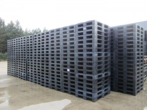 Reusable plastic pallets save you from having to haul used pallets to the landfill.