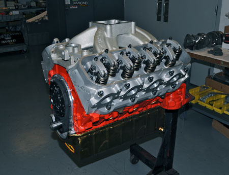 the 565 cid engine is ready for its carburetor, ignition system and accessories before heading to the dyno. the engine was given to the winner of this year
</p>
</p>
	</div><!-- .entry-content -->

		<div class=
