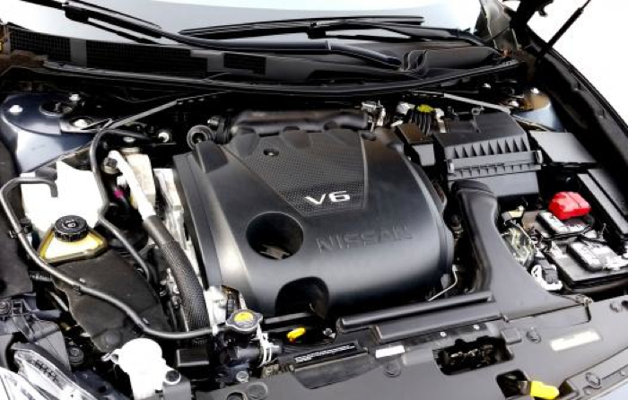Nissan Maxima VQ engine bay